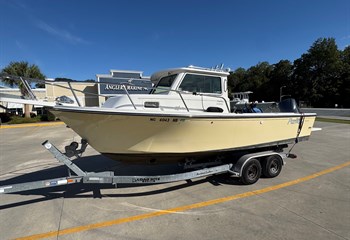 2014 Parker 2320  Boat